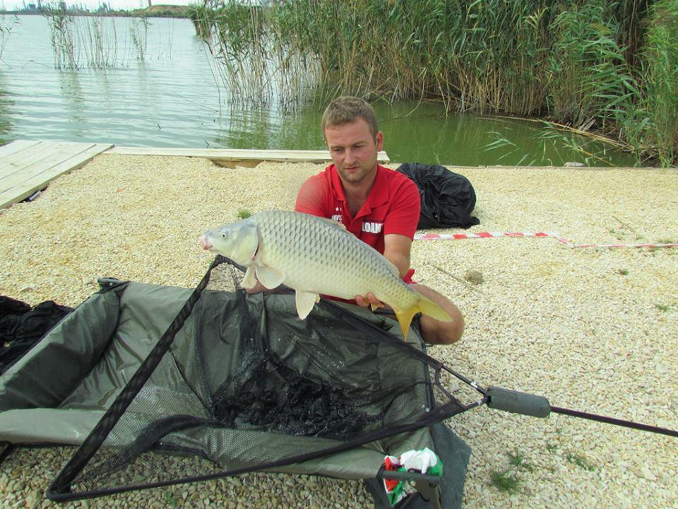 campion printre campioni - vladut-mateianu-corbu-lake.jpg